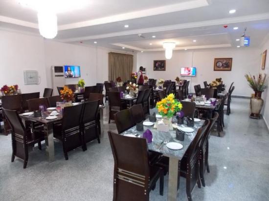 immaculate hotel restaurant